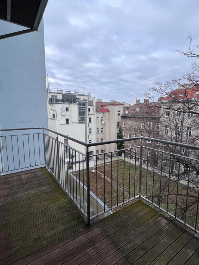Delightful 1 Bedroom Near Schoenbrunn And Westbahnhof With Big Porch فيينا المظهر الخارجي الصورة