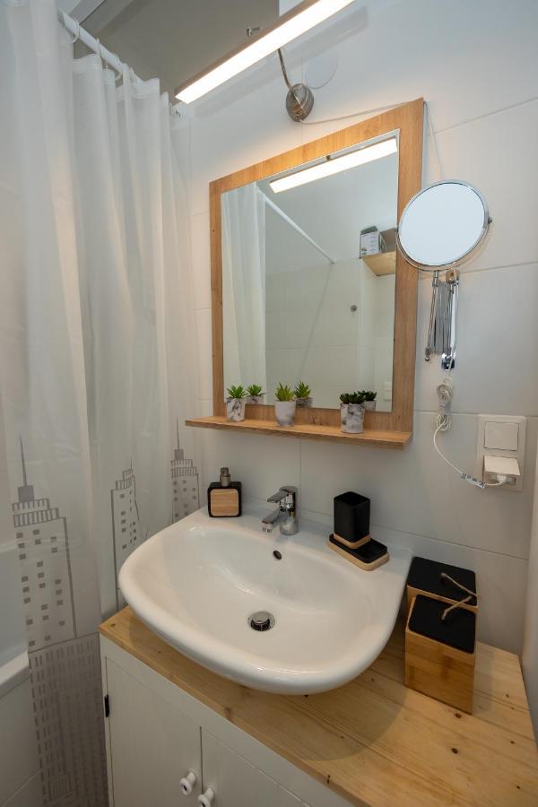 Delightful 1 Bedroom Near Schoenbrunn And Westbahnhof With Big Porch فيينا المظهر الخارجي الصورة